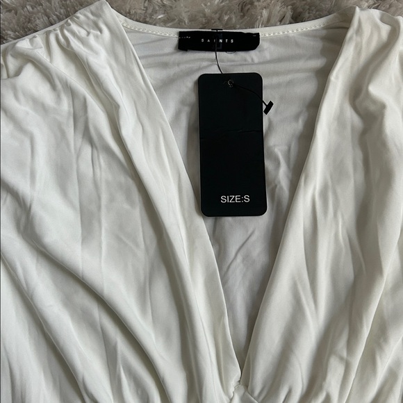 NWT White V-Neck Long Sleeve Blouse - Picture 2 of 4